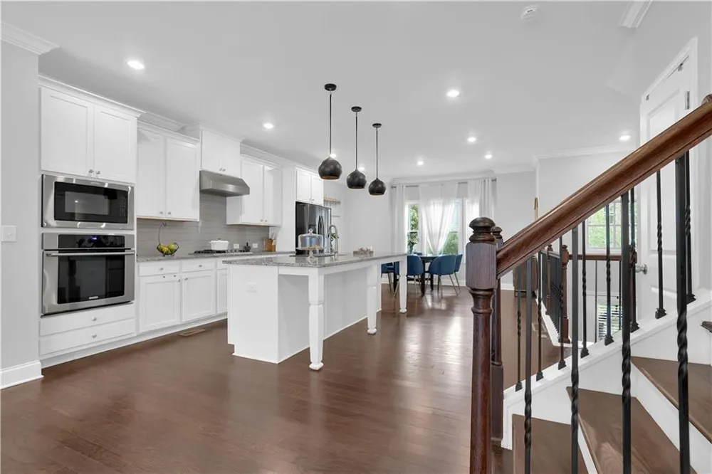 512 Via Secco Lane Suwanee, GA 30024