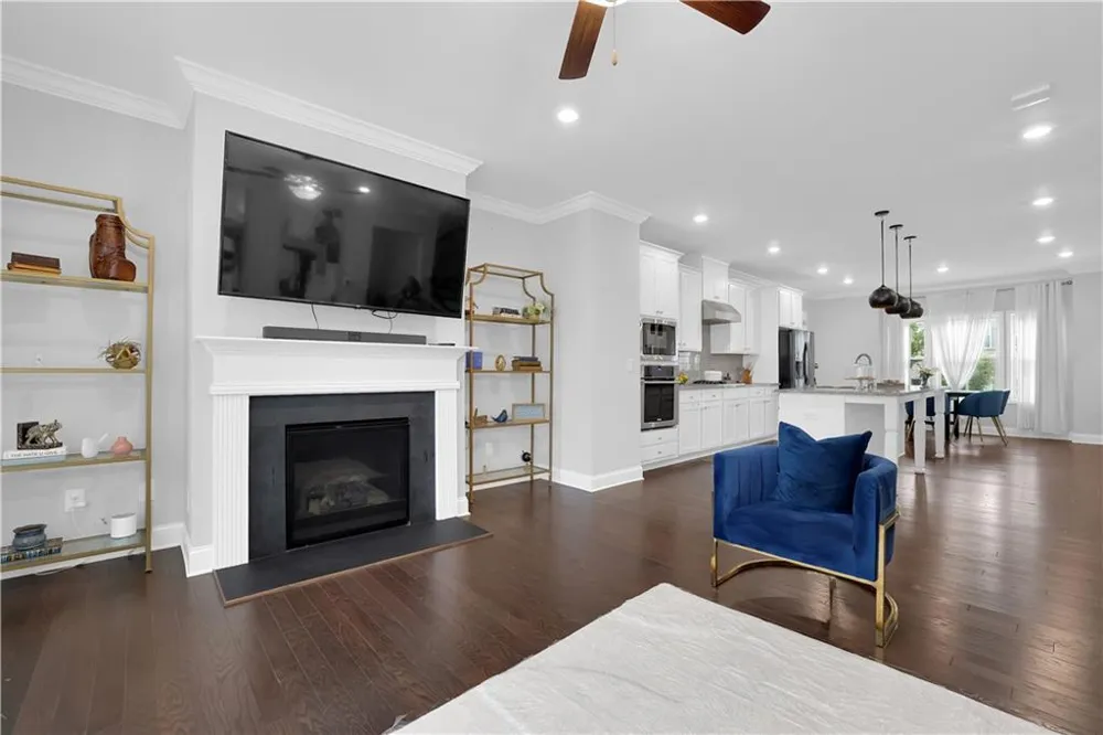 512 Via Secco Lane Suwanee, GA 30024