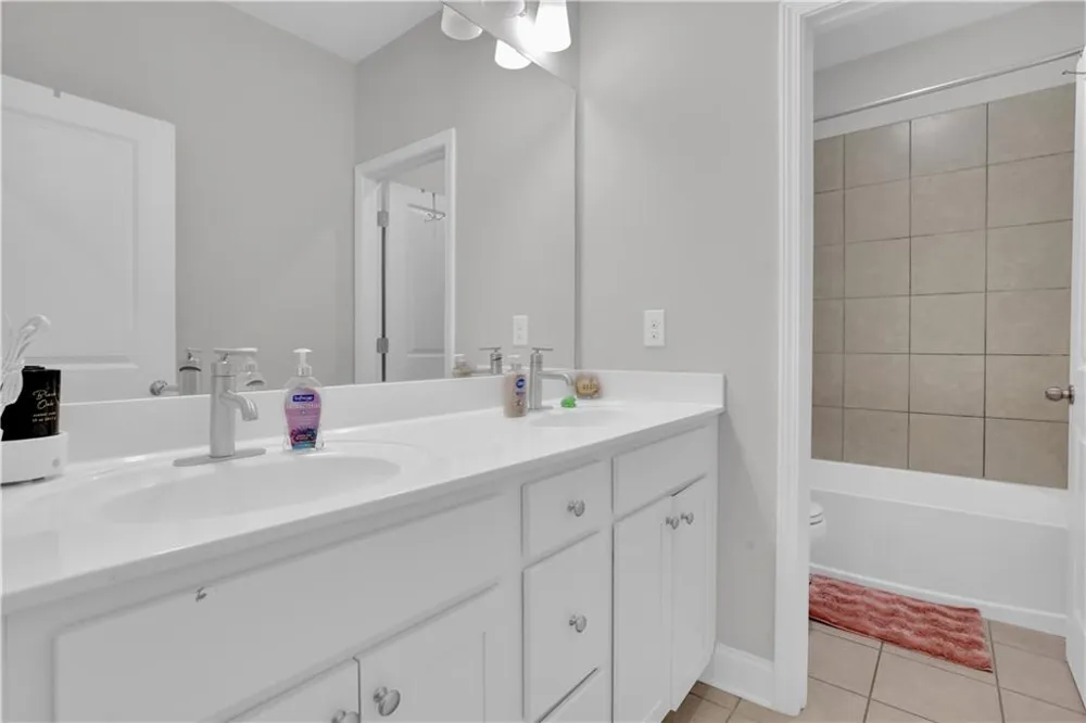 512 Via Secco Lane Suwanee, GA 30024