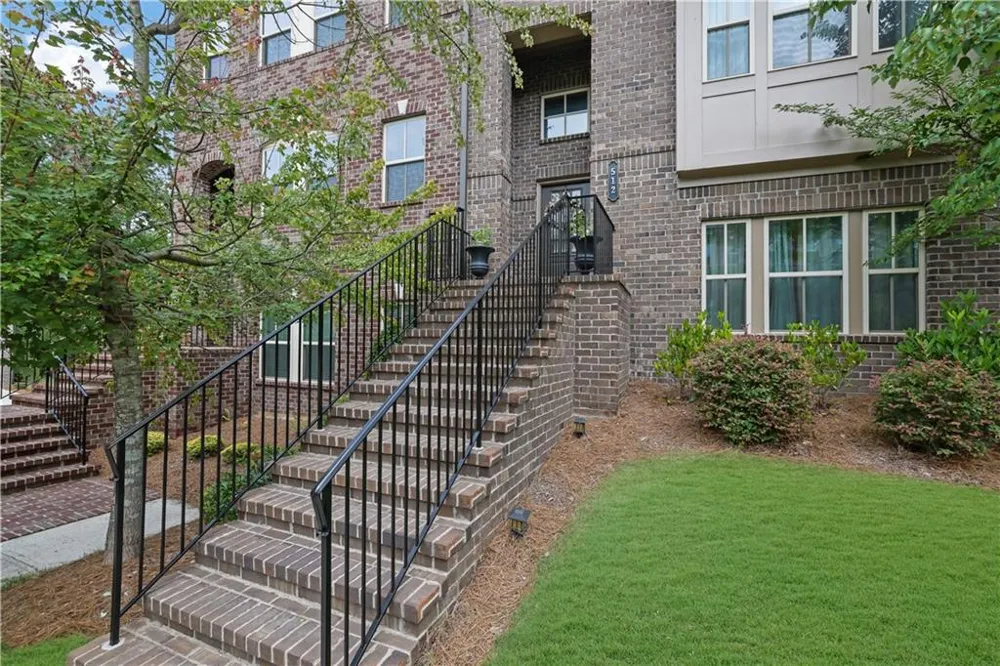 512 Via Secco Lane Suwanee, GA 30024