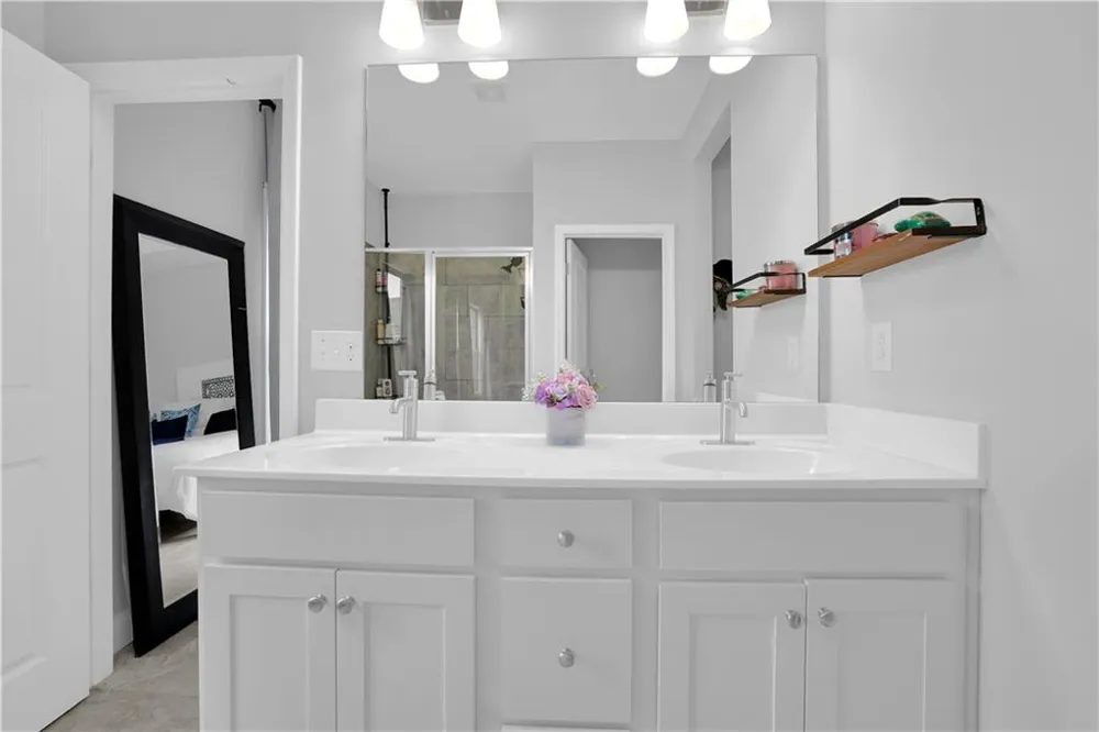 512 Via Secco Lane Suwanee, GA 30024