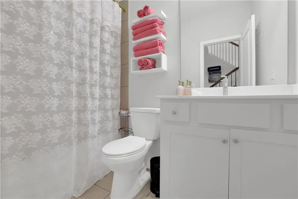 512 Via Secco Lane Suwanee, GA 30024