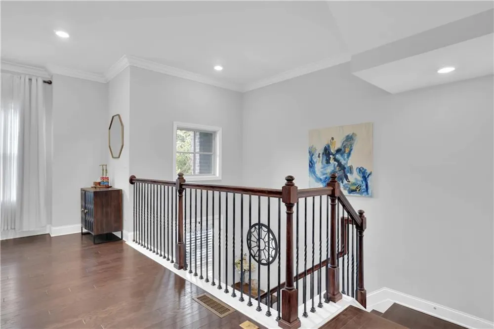 512 Via Secco Lane Suwanee, GA 30024