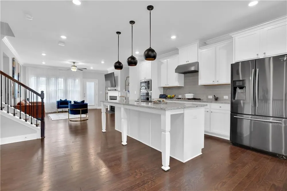 512 Via Secco Lane Suwanee, GA 30024
