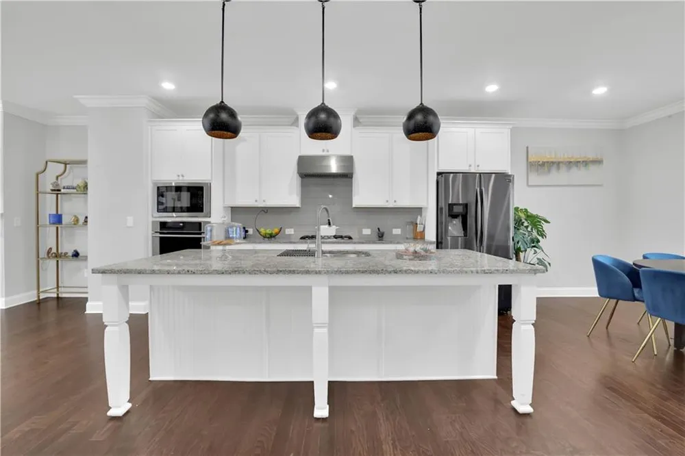 512 Via Secco Lane Suwanee, GA 30024