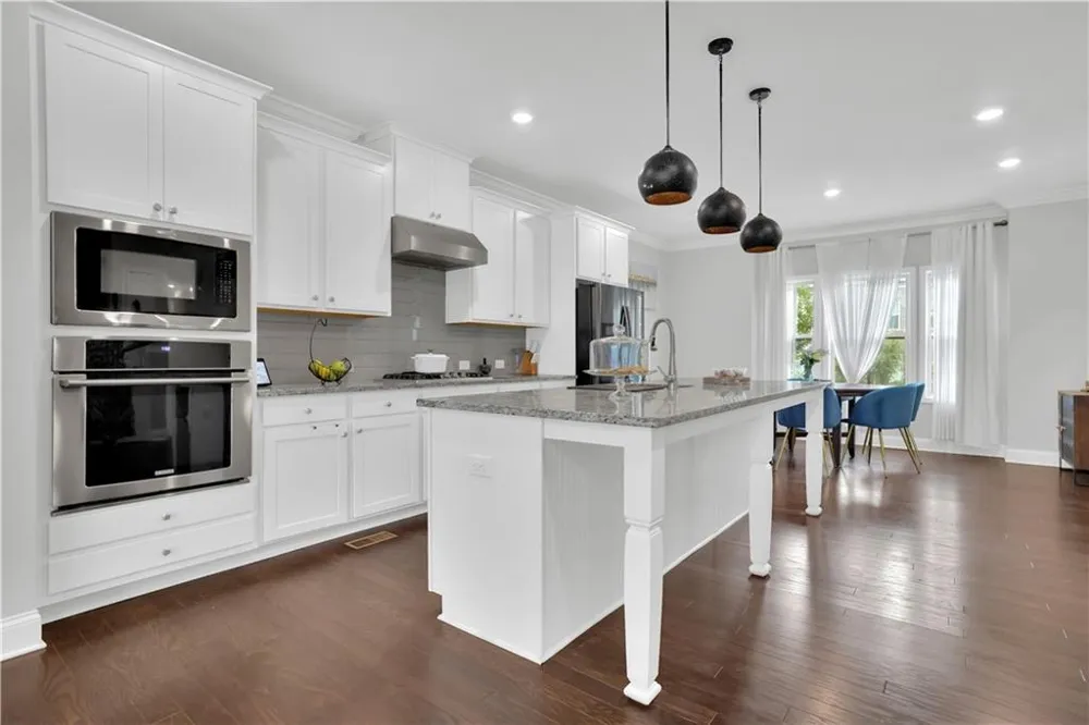 512 Via Secco Lane Suwanee, GA 30024