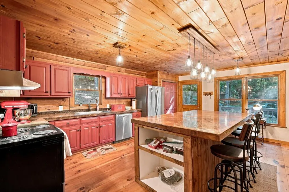 19 Blackberry Falls Lane Ellijay, GA 30536