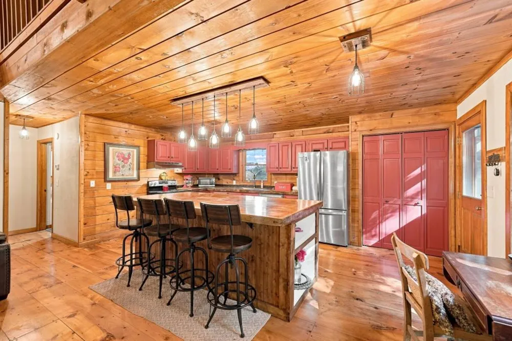 19 Blackberry Falls Lane Ellijay, GA 30536