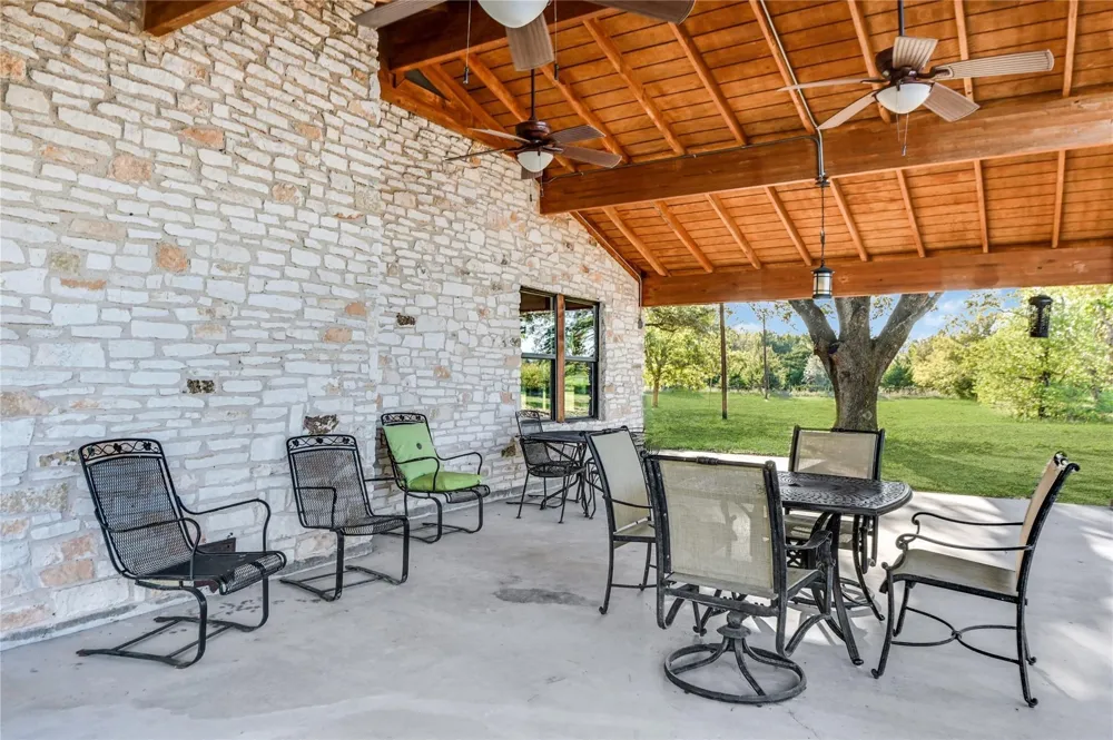 5420 Frances Road La Grange, TX 78945