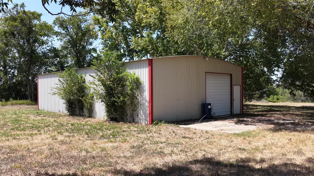 5420 Frances Road La Grange, TX 78945