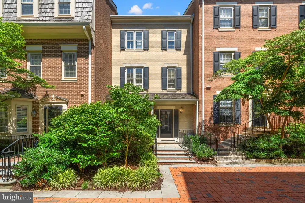4422 WESTOVER PLACE NW Washington, DC 20016