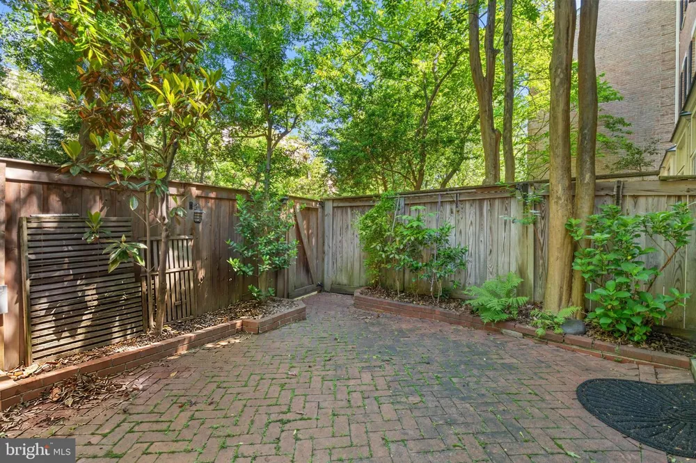 4422 WESTOVER PLACE NW Washington, DC 20016