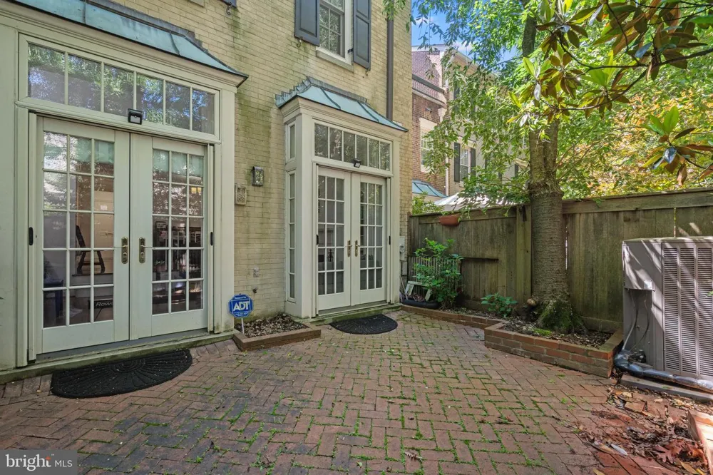 4422 WESTOVER PLACE NW Washington, DC 20016