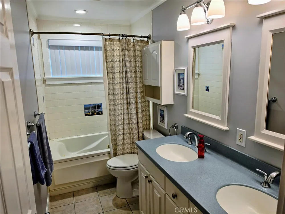 20371 Schoenborn Winnetka, CA 91306
