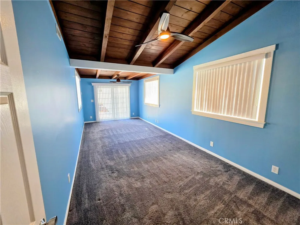 20371 Schoenborn Winnetka, CA 91306
