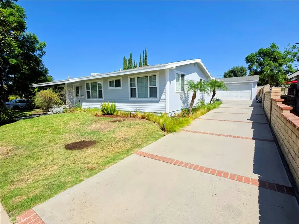 20371 Schoenborn Winnetka, CA 91306