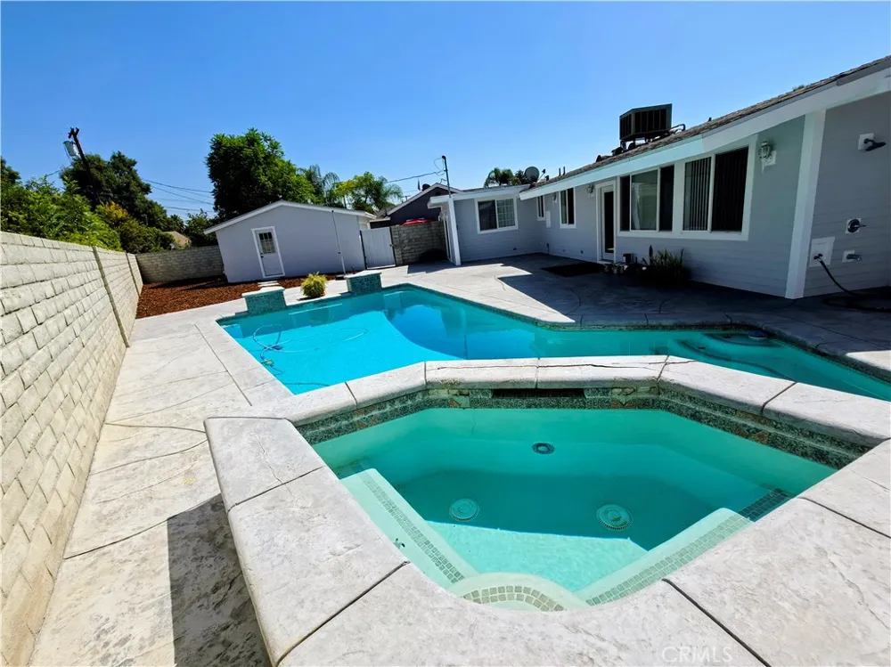 20371 Schoenborn Winnetka, CA 91306