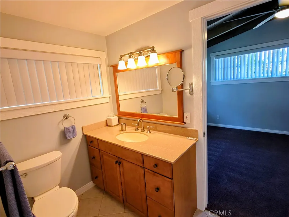 20371 Schoenborn Winnetka, CA 91306