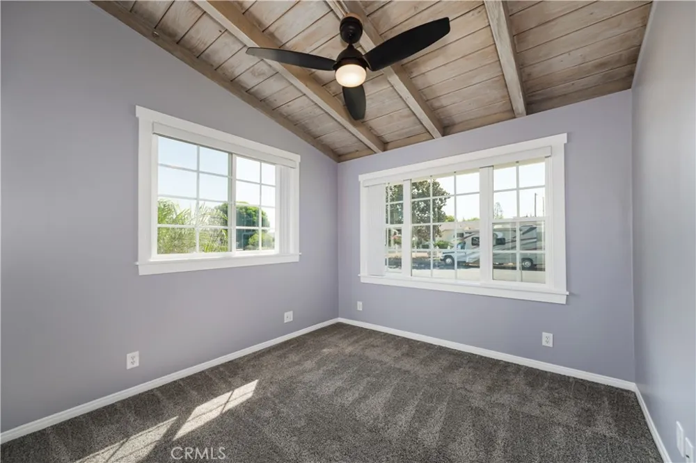 20371 Schoenborn Winnetka, CA 91306