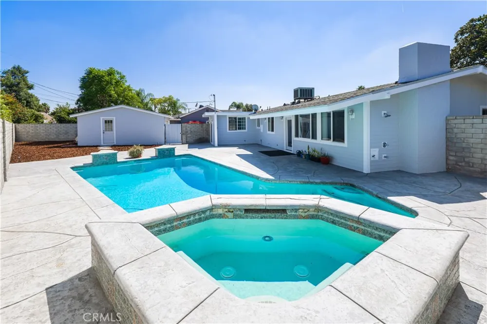 20371 Schoenborn Winnetka, CA 91306