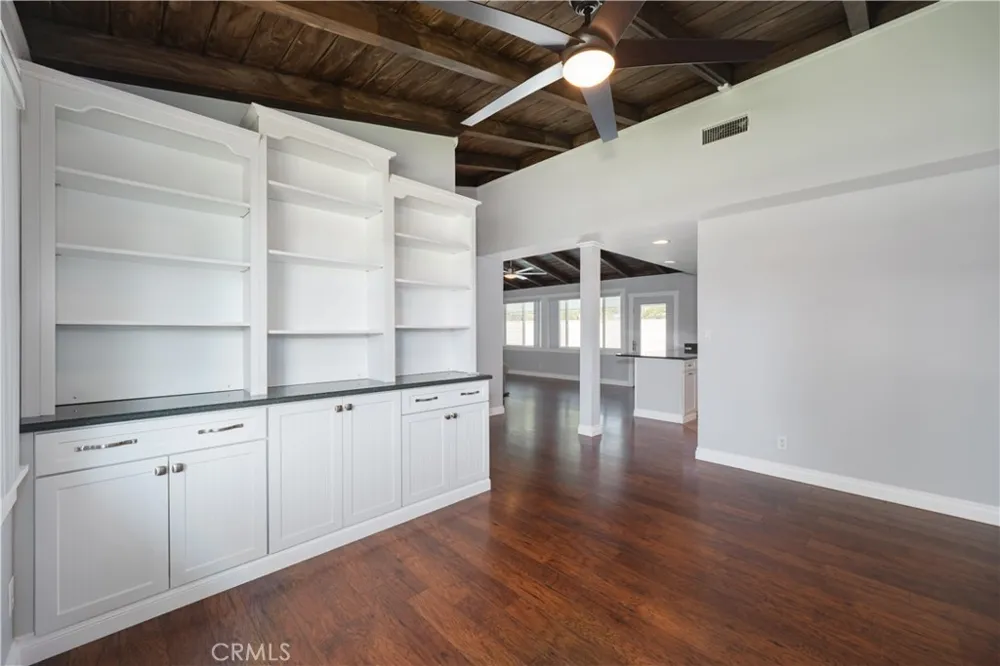 20371 Schoenborn Winnetka, CA 91306