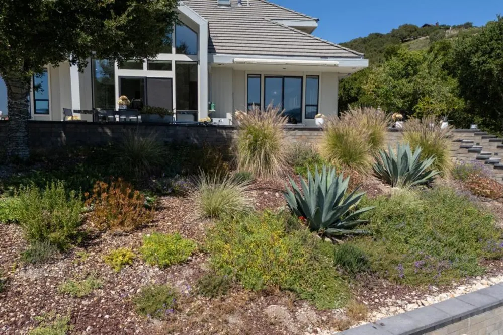 31499 Via Las Rosas Carmel Valley, CA 93924