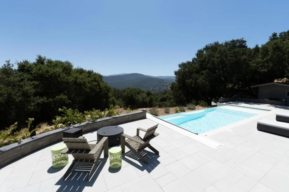 31499 Via Las Rosas Carmel Valley, CA 93924