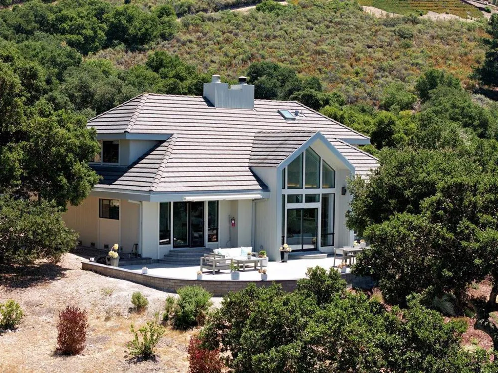 31499 Via Las Rosas Carmel Valley, CA 93924