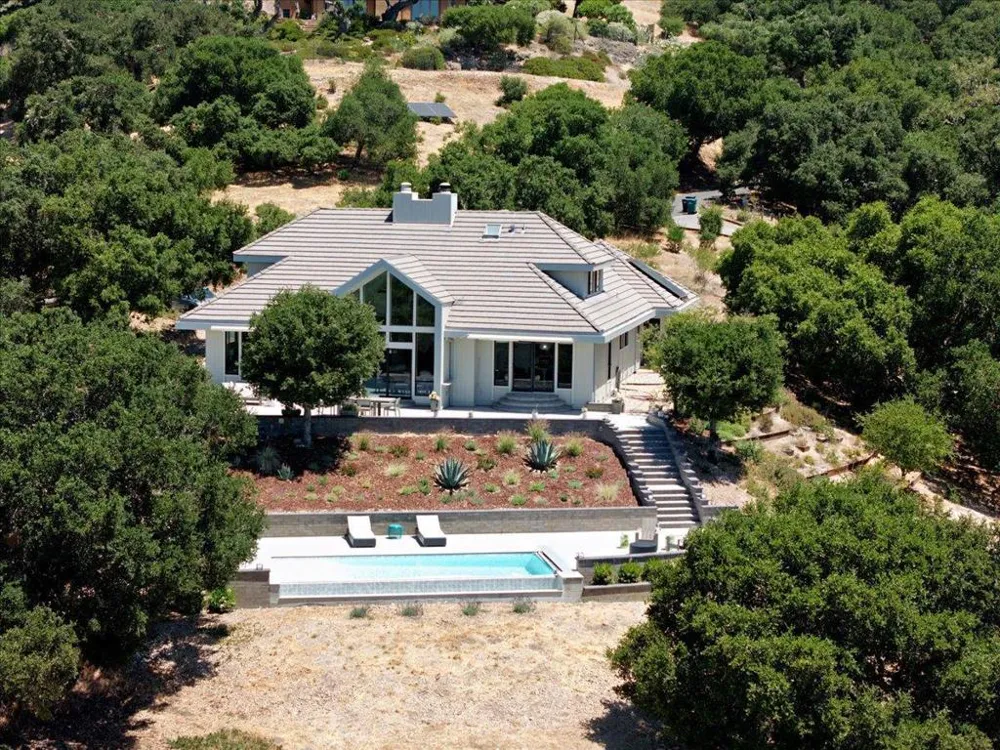 31499 Via Las Rosas Carmel Valley, CA 93924