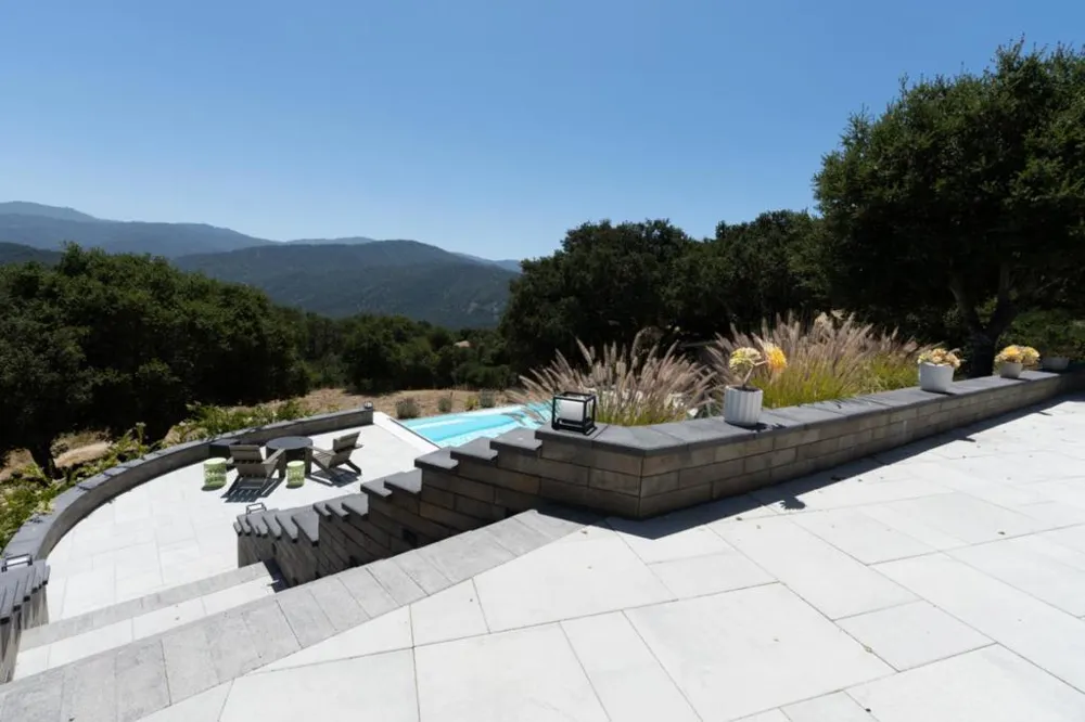 31499 Via Las Rosas Carmel Valley, CA 93924