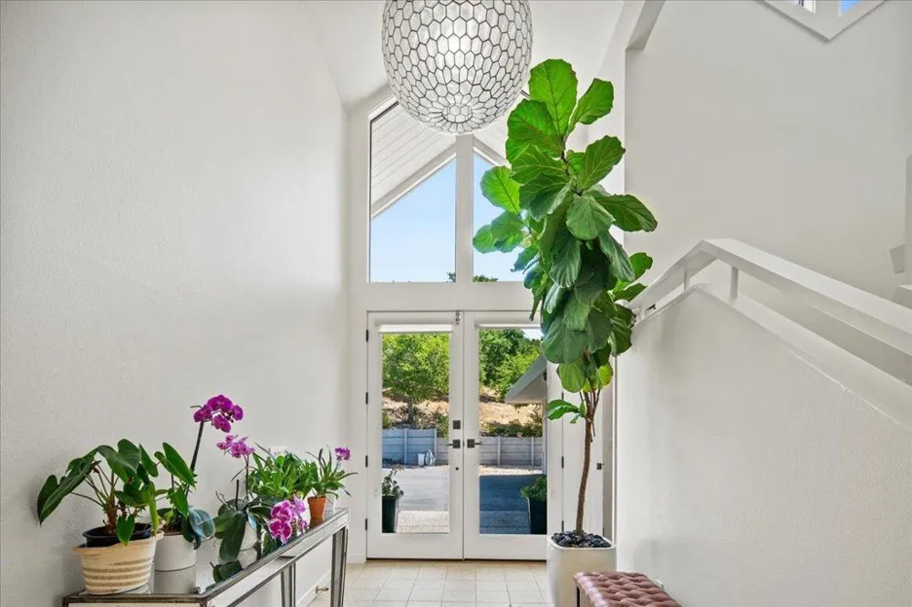 31499 Via Las Rosas Carmel Valley, CA 93924