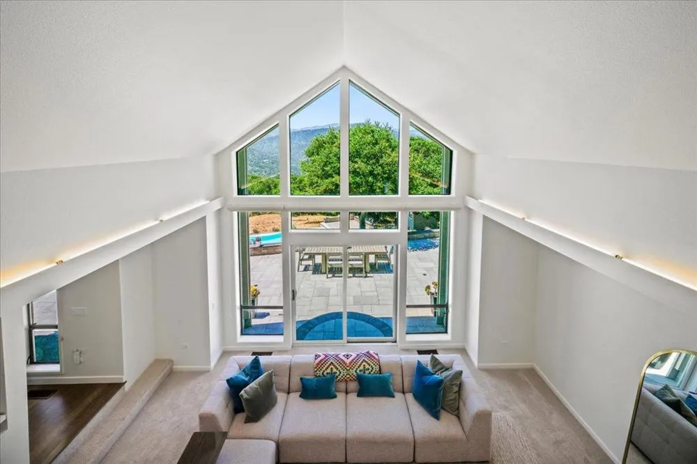 31499 Via Las Rosas Carmel Valley, CA 93924