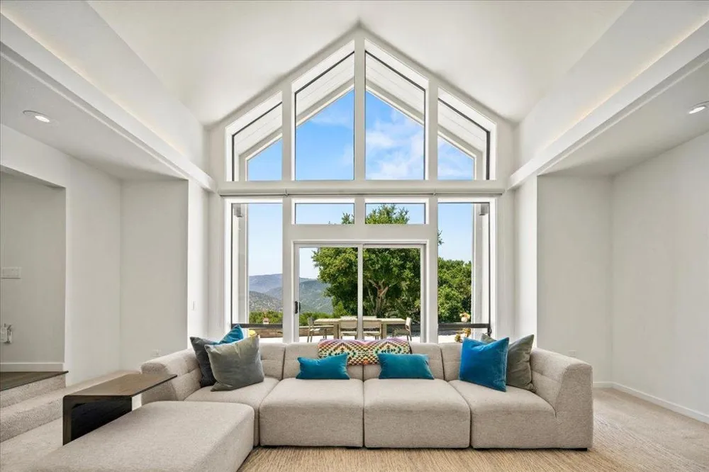 31499 Via Las Rosas Carmel Valley, CA 93924