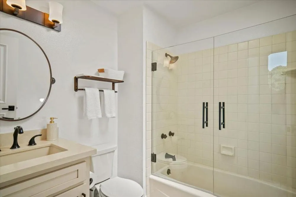 31499 Via Las Rosas Carmel Valley, CA 93924