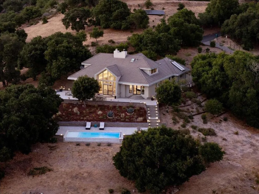 31499 Via Las Rosas Carmel Valley, CA 93924