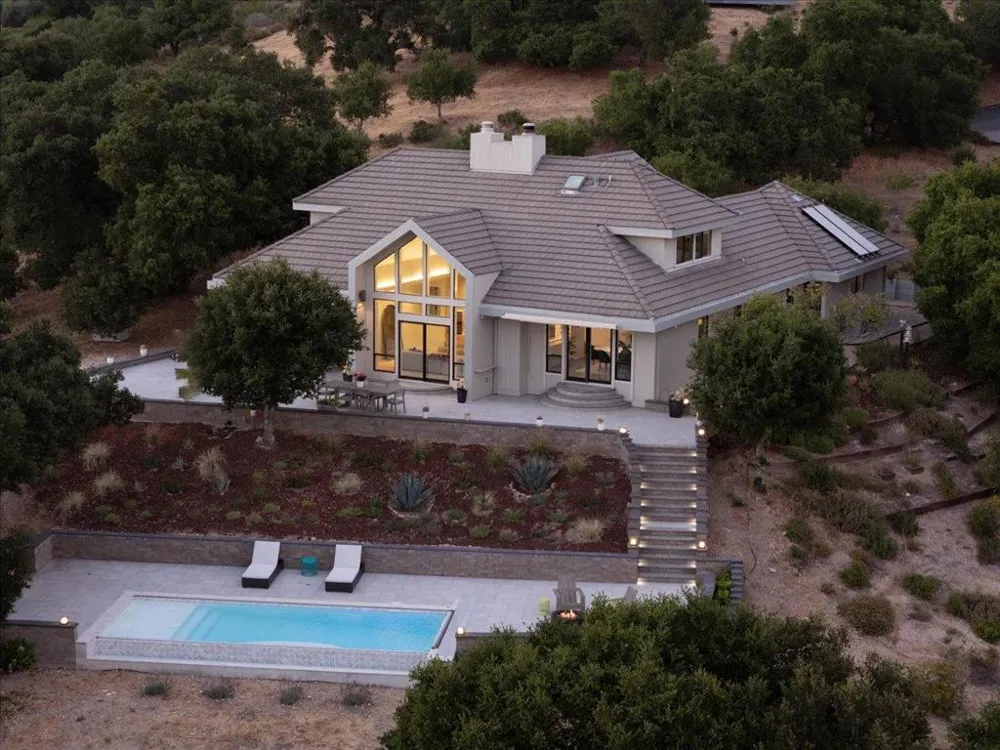 31499 Via Las Rosas Carmel Valley, CA 93924