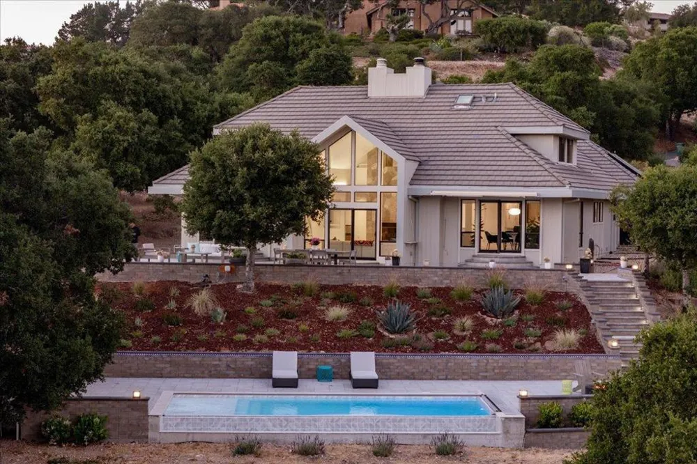 31499 Via Las Rosas Carmel Valley, CA 93924
