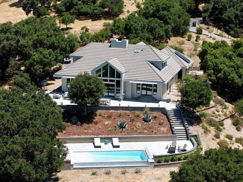 31499 Via Las Rosas Carmel Valley, CA 93924