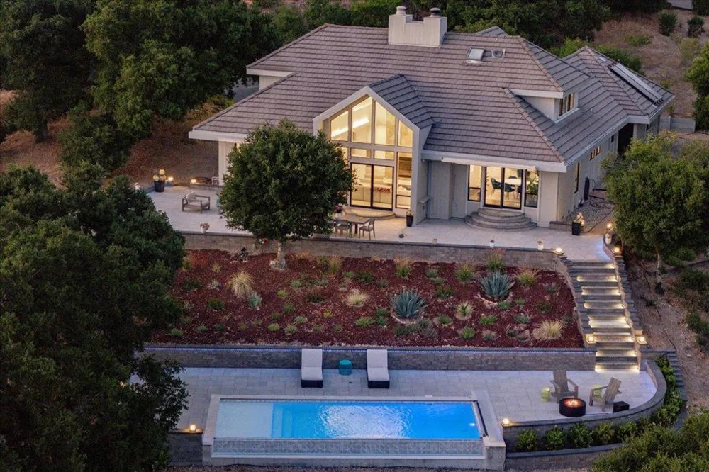 31499 Via Las Rosas Carmel Valley, CA 93924