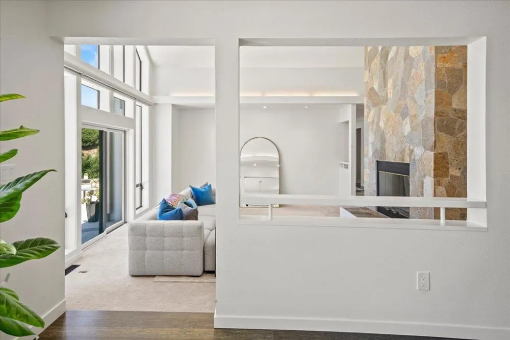 31499 Via Las Rosas Carmel Valley, CA 93924