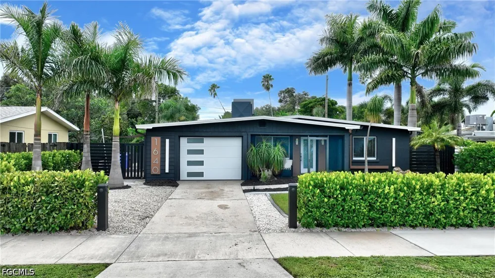 Oakley Avenue Fort Myers, FL 33901