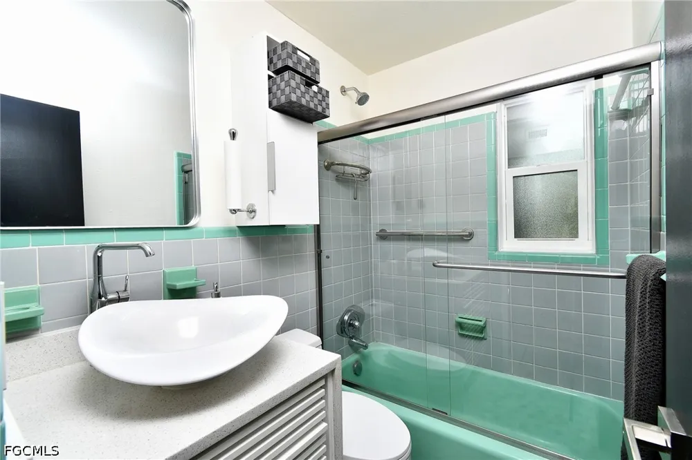 Oakley Avenue Fort Myers, FL 33901