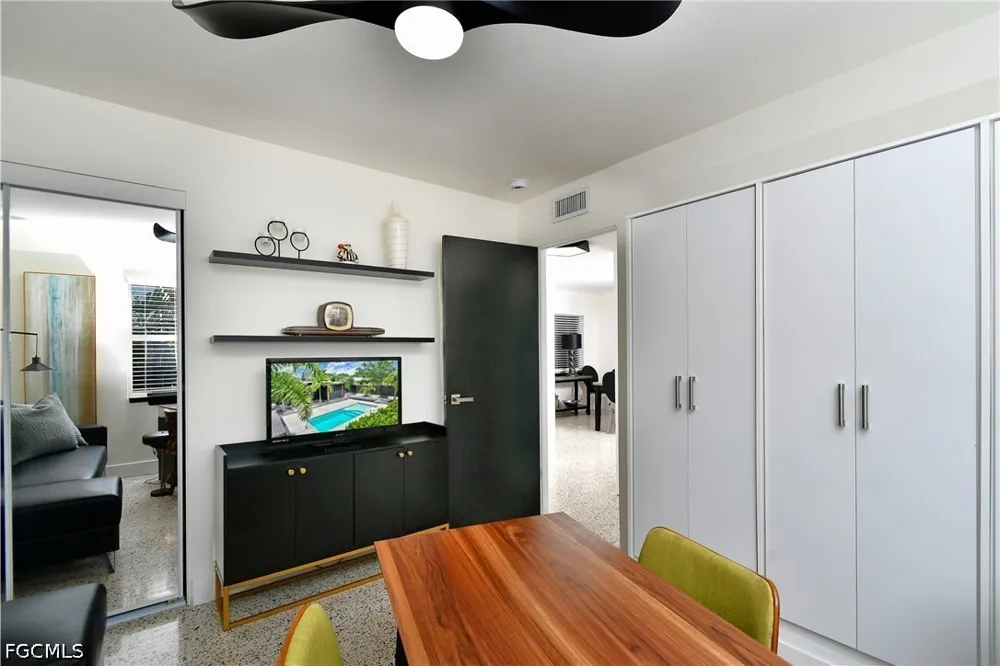 Oakley Avenue Fort Myers, FL 33901