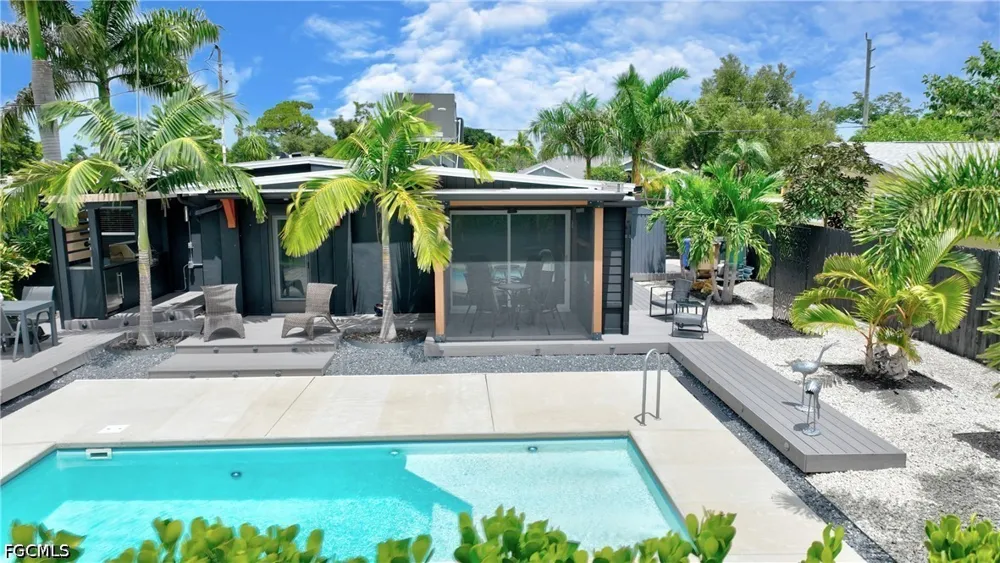 Oakley Avenue Fort Myers, FL 33901
