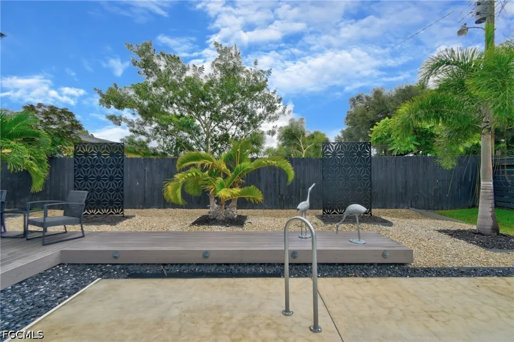 Oakley Avenue Fort Myers, FL 33901