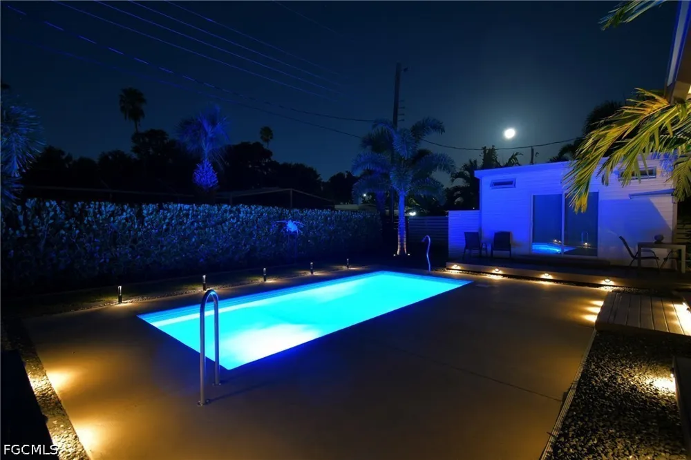 Oakley Avenue Fort Myers, FL 33901