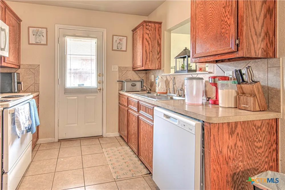 1504 Golden Eagle Court Killeen, TX 76549