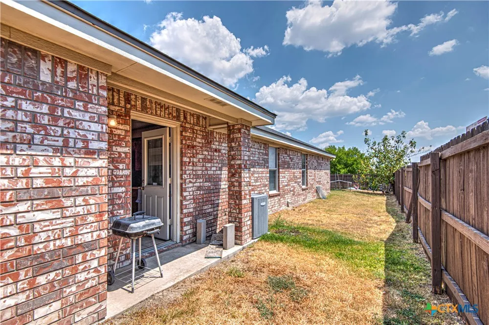 1504 Golden Eagle Court Killeen, TX 76549