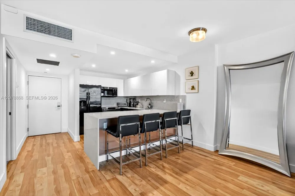 2301 Collins Ave #714 Miami Beach, FL 33139