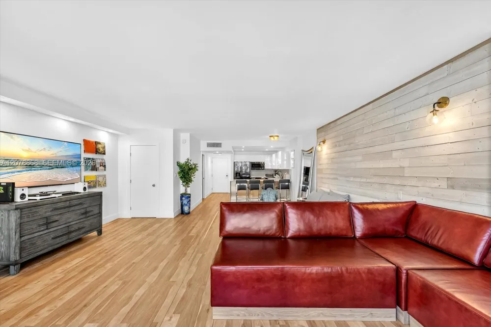 2301 Collins Ave #714 Miami Beach, FL 33139